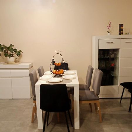 Uroczy Apartament Cracovia Esterno foto
